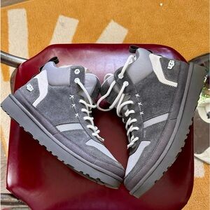 Cool UGG shoes / boots. Grey and white mens size 8 (women’s 10 - EU 41) like new